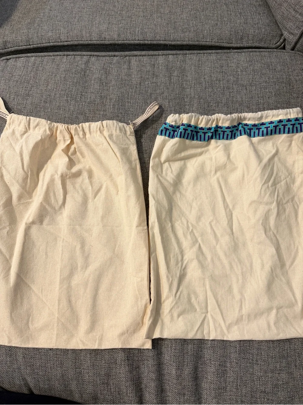 2 Tory Burch Cream Dust Canvas Drawstring Bags for shoes Great Used Condition